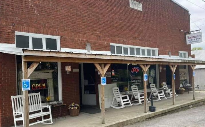 Pictures of Retail property located at 124 S Main St, Lafayette, KY 42254 for sales - image #1