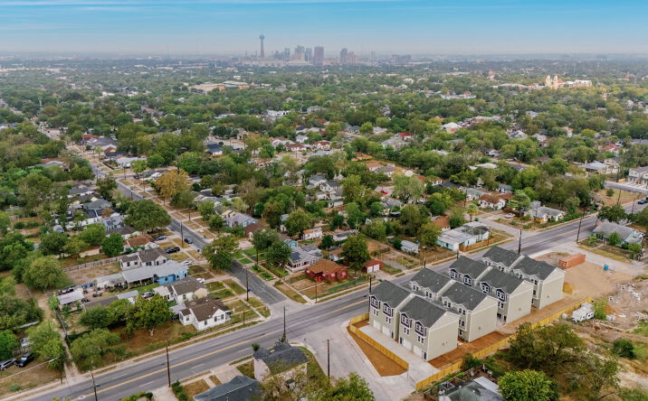 Pictures of Multifamily property located at 1502 S Walters St, San Antonio, TX 78210 for sales - image #1