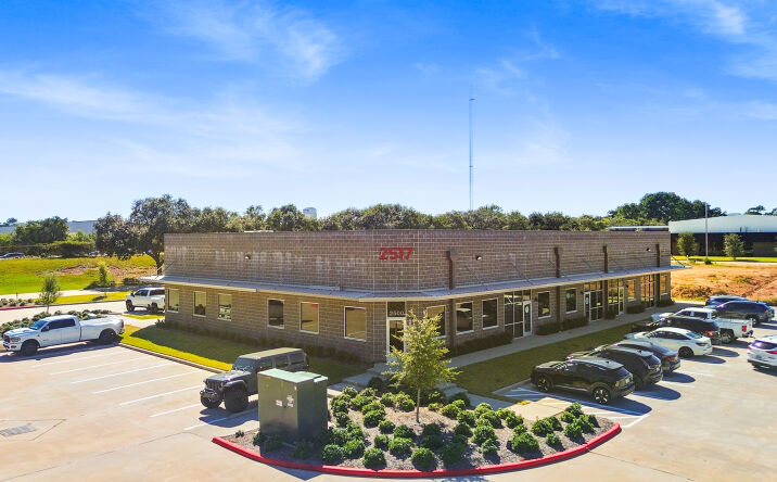 Pictures of Office property located at 2517 N Frazier St : Building II, Conroe, TX 77033 for sales - image #1