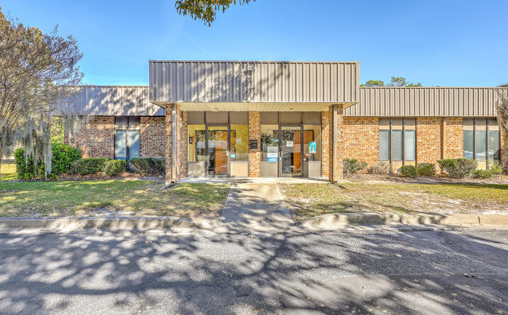 Pictures of Office, Mixed Use property located at 415 Robertson Boulevard, Walterboro, SC 29488 for sales - image #1