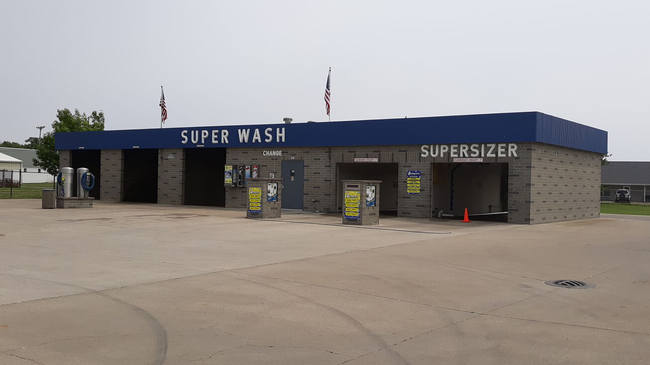 1009 Woodlawn Rd, Lincoln, IL 62656