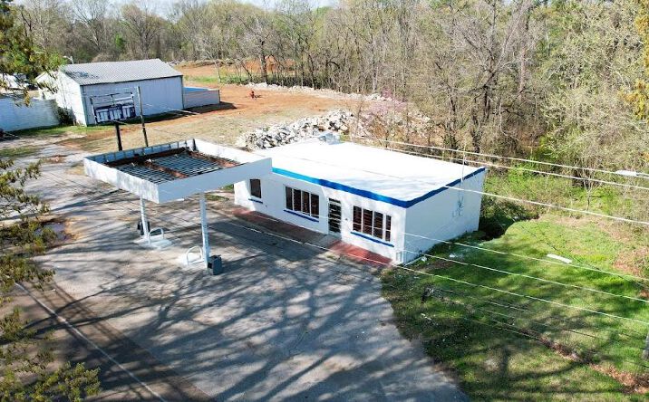 Pictures of Retail property located at 1647 N Royal St, Jackson, TN 38301 for sales - image #1