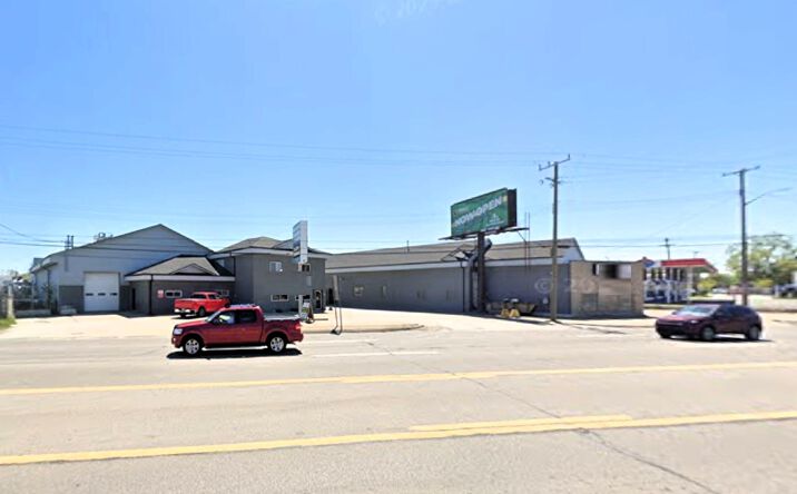 Pictures of Industrial, Retail, Office property located at 29100 Groesbeck Highway, Roseville, MI 48066 for sales - image #1