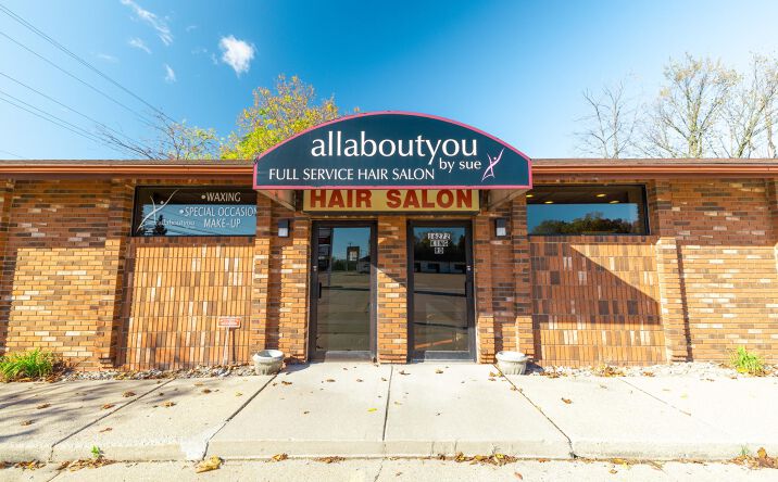 Pictures of Business for Sale, Office, Retail property located at 16272 King Road, Riverview, MI 48193 for sales - image #1