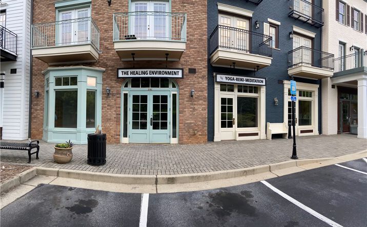 Pictures of Office, Retail property located at 1675 Cumberland Pkwy, SE Unit 202, Smyrna, GA 30080 for sales - image #1