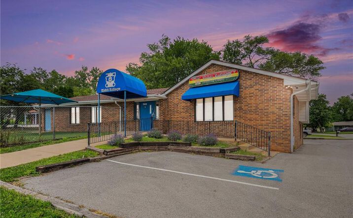 Pictures of Business for Sale, Office property located at 7502 Nebraska Avenue, Kansas City, KS 66112 for sales - image #1