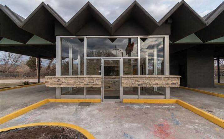 Pictures of Business for Sale, Retail property located at 6909 Prospect Avenue, Kansas City, MO 64132 for sales - image #1