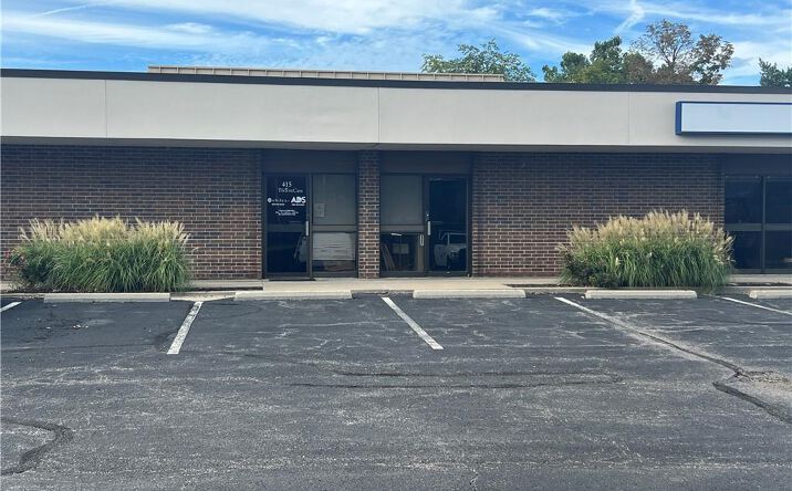 Pictures of Office property located at 10580 Barkley Street, Overland Park, KS 66212 for sales - image #1