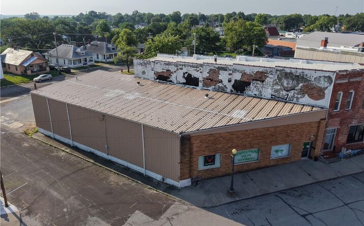 Pictures of Retail, Land, Special Purpose property located at 1002 Tinsman Avenue, Trenton, MO 64683 for sales - image #1