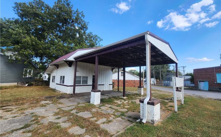 Pictures of Business for Sale property located at 301 N Main Street, Butler, MO 64730 for sales - image #1
