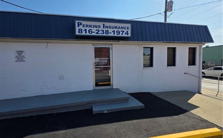 Pictures of Office property located at 6303 King Hill Avenue, St Joseph, MO 64504 for sales - image #1