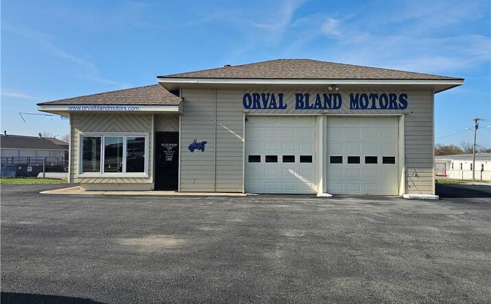 Pictures of Business for Sale, Retail property located at 119 W 54 Highway, El Dorado Springs, MO 64744 for sales - image #1