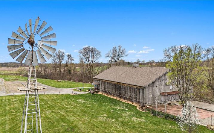 Pictures of Business for Sale, Retail, Hospitality property located at 11347 SE DD Highway, Gower, MO 64454 for sales - image #1