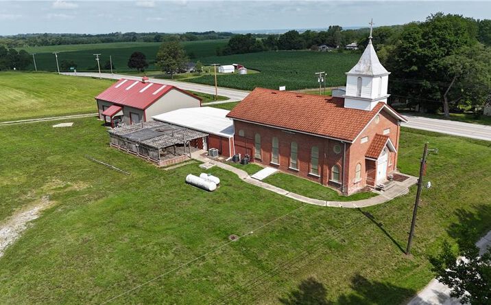 Pictures of Business for Sale, Retail property located at 100 Lynn Street, Dover, MO 64022 for sales - image #1