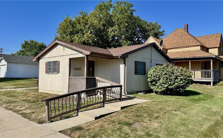 Pictures of Special Purpose property located at 152 E 8 Th Street, Trenton, MO 64683 for sales - image #1