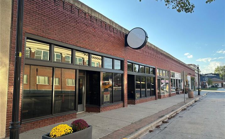 Pictures of Business for Sale, Retail property located at 451 S Thompson Avenue, Excelsior Springs, MO 64024 for sales - image #1