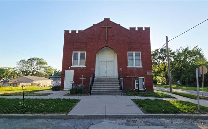 Pictures of Special Purpose property located at 2802 S 19th Street, St Joseph, MO 64503 for sales - image #1