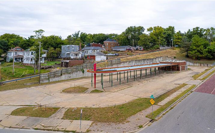 Pictures of Retail property located at 1317 Frederick Avenue, St Joseph, MO 64501 for sales - image #1
