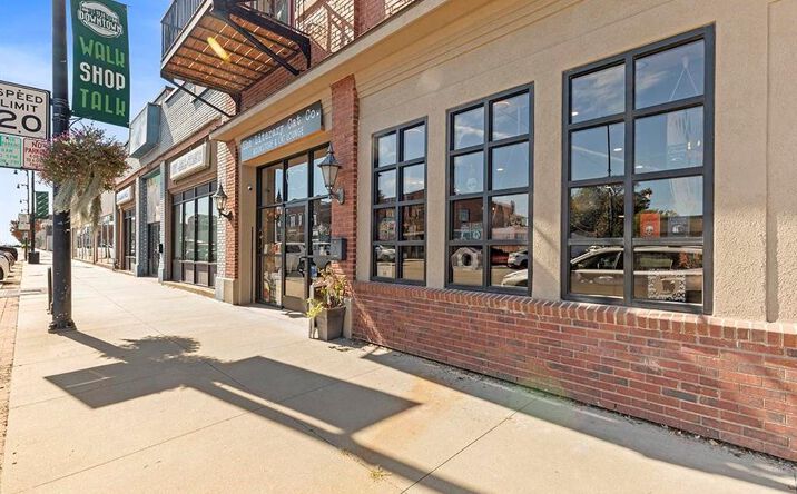 Pictures of Retail, Land, Special Purpose property located at 915-917 N Broadway Street, Pittsburg, KS 66762 for sales - image #1
