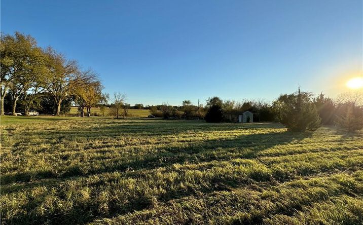 Pictures of Land property located at 351 Street, Paola, KS 66071 for sales - image #1