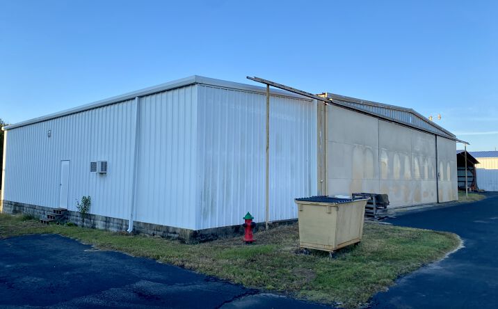 Pictures of Special Purpose property located at 1413 E Main Street (#13 BROWN HANGER), Clarksville, AR 72830 for sales - image #1