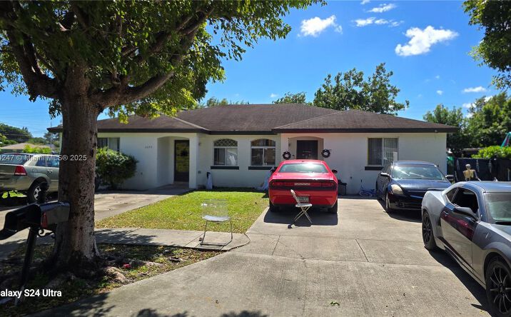 Pictures of Multifamily property located at 12040 SW 215th St, Miami, FL 33177 for sales - image #1