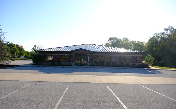 Pictures of Office property located at 2701 Chancellor Dr, Crestview Hills, KY 41017 for sales - image #1