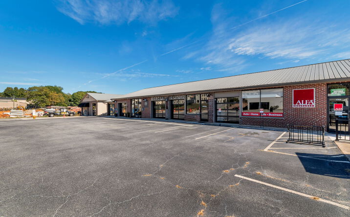 Pictures of Retail property located at 179 E Moreno St, Buford, GA 30518 for sales - image #1