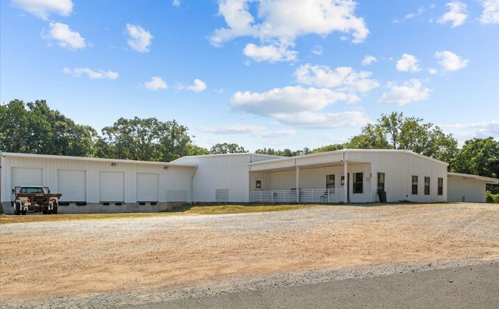 Pictures of Industrial property located at 107 Young Rd, Waverly, TN 37185 for sales - image #1