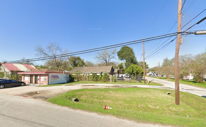 Pictures of Land, Multifamily, Retail property located at 3906 Crane St, Houston, TX 77026 for sales - image #1