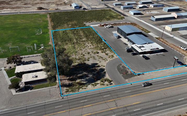 Pictures of Land property located at 833 SW 30th St, Ontario, OR 97914 for sales - image #1