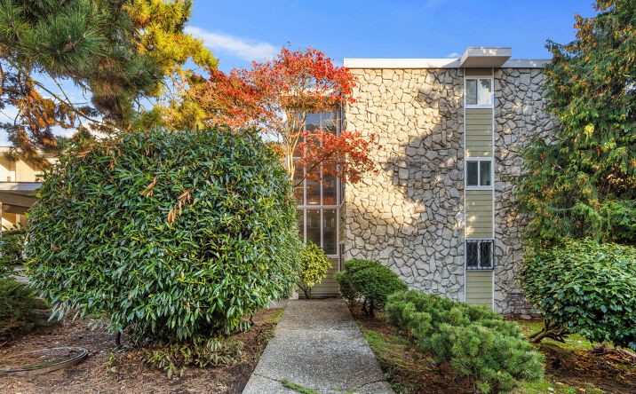 Pictures of Multifamily property located at 3600 25th Ave W, Seattle, WA 98199 for sales - image #1
