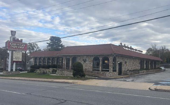 Pictures of Retail property located at 2560 West Chester Pike, Broomall, PA 19008 for sales - image #1
