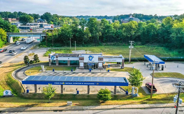 Pictures of Retail, Special Purpose property located at 111 Martin Luther King Junior Boulevard, Dickson, TN 37055 for sales - image #1