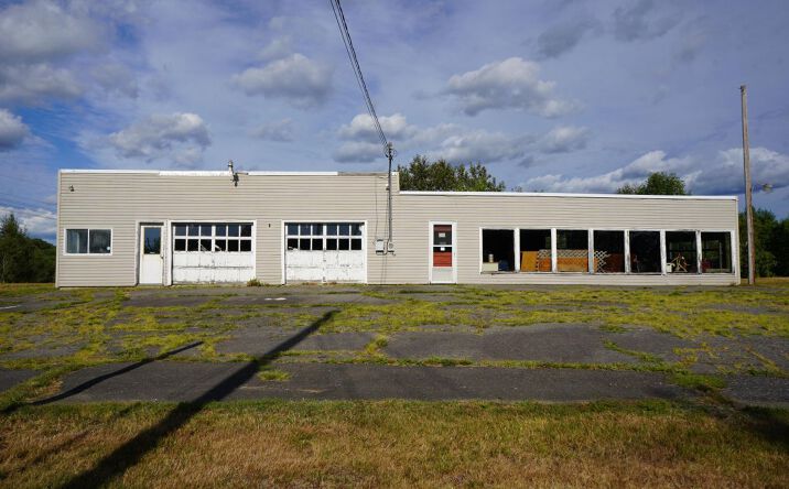Pictures of Retail property located at 459 Hartland Avenue, Pittsfield, ME 04967 for sales - image #1