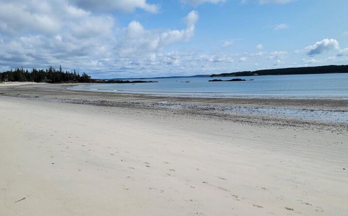 Pictures of Retail property located at 609 Mason Bay Road, Jonesport, ME 04649 for sales - image #1