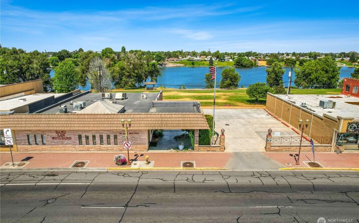 Pictures of Special Purpose property located at 100 E Broadway Avenue, Moses Lake, WA 98837 for sales - image #1