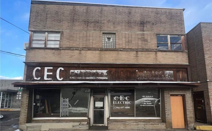 Pictures of Special Purpose property located at 824 20th Street, Huntington, WV 25703 for sales - image #1