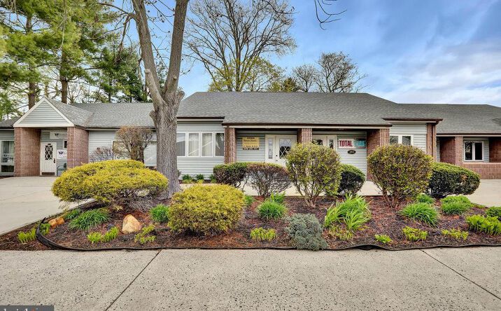 Pictures of Office property located at 445 White Horse Avenue , 201, Hamilton, NJ 08610 for sales - image #1