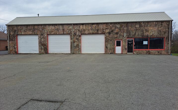 Pictures of Special Purpose property located at 418 College St, Lafayette, TN 37083 for sales - image #1