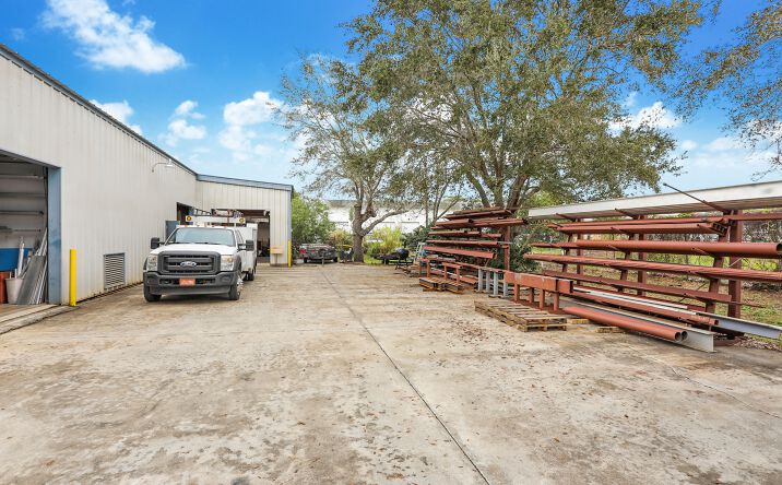 Pictures of Industrial, Mixed Use property located at 680 Farmers Market Rd, Fort Pierce, FL 34982 for sales - image #1