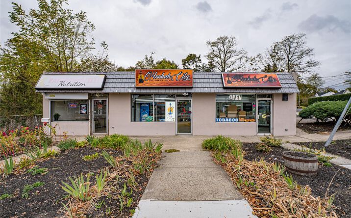 Pictures of Retail property located at 19 Granny Road, Brookhaven, NY 11738 for sales - image #1