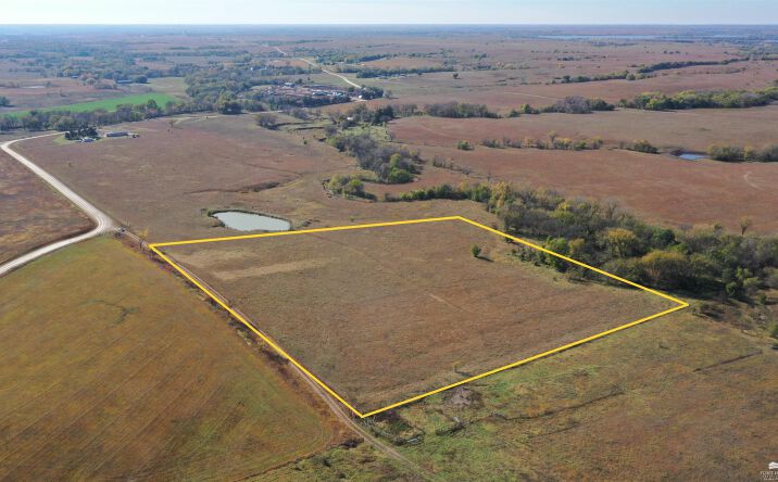 Pictures of Land property located at 1134 Old Highway 4, Council Grove, KS 66846 for sales - image #1