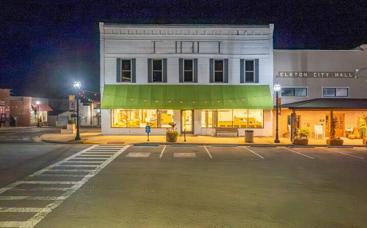 Pictures of Office, Retail property located at 70 Public Square, Elkton, KY 42220 for sales - image #1