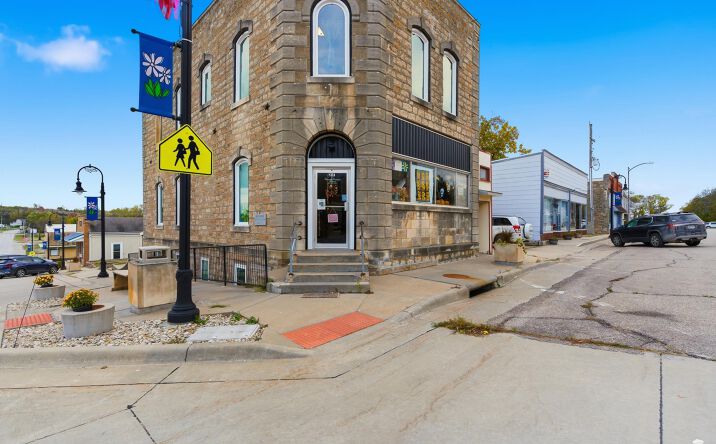 Pictures of Office property located at 215 Leonard St., Onaga, KS 66521 for sales - image #1