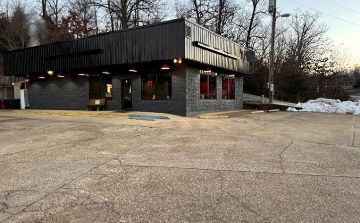Pictures of Retail, Business for Sale property located at 311 Leroux St, Doniphan, MO 63935 for sales - image #1