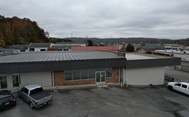 Pictures of Office, Retail property located at 1504 Bridgewater Ln, Kingsport, TN 37660 for sales - image #1