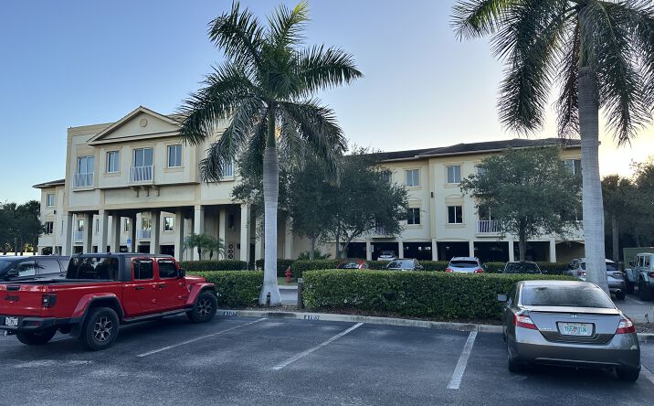 Pictures of Office property located at 1110 Pine Ridge Rd #200, Naples, FL, Naples, FL 34108 for sales - image #1