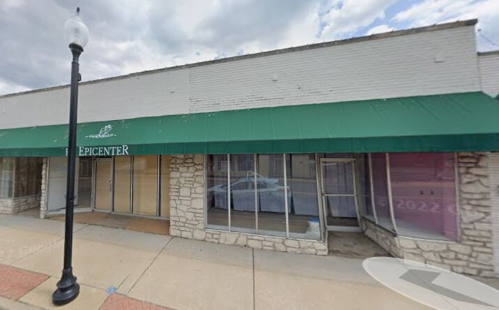 Pictures of Retail property located at 104 S Florissant Rd, Ferguson, MO 63135 for sales - image #1