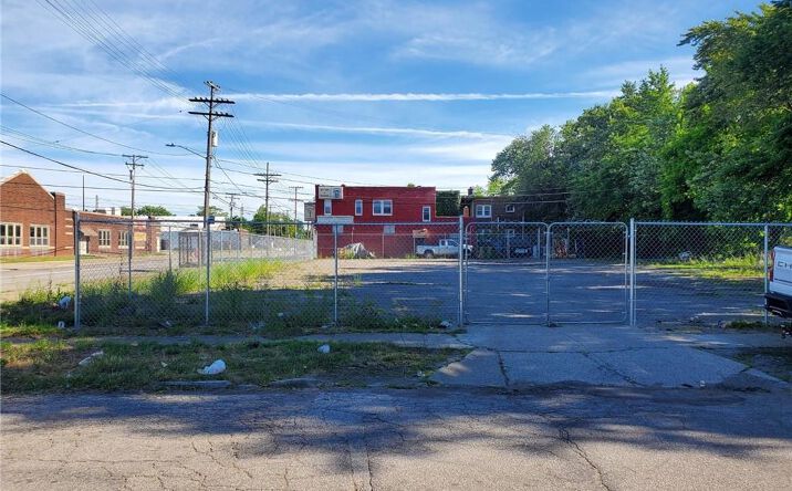 Pictures of Land property located at E 140th St, Cleveland, OH 44110 for sales - image #1